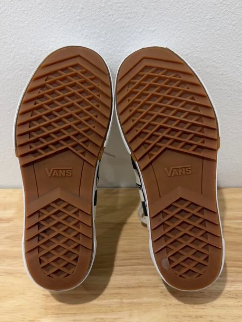 VANS Era Stacked Checkerboard Platform Sneakers 🖤🤍